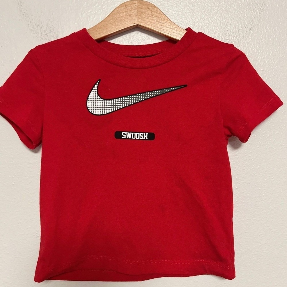Nike Swoosh‎ Graphic T Shirt Kids 24M Red Short Sleeve Activewear Sportswear